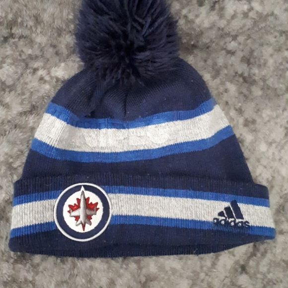 Toques & Gloves - Picture 2 of 6